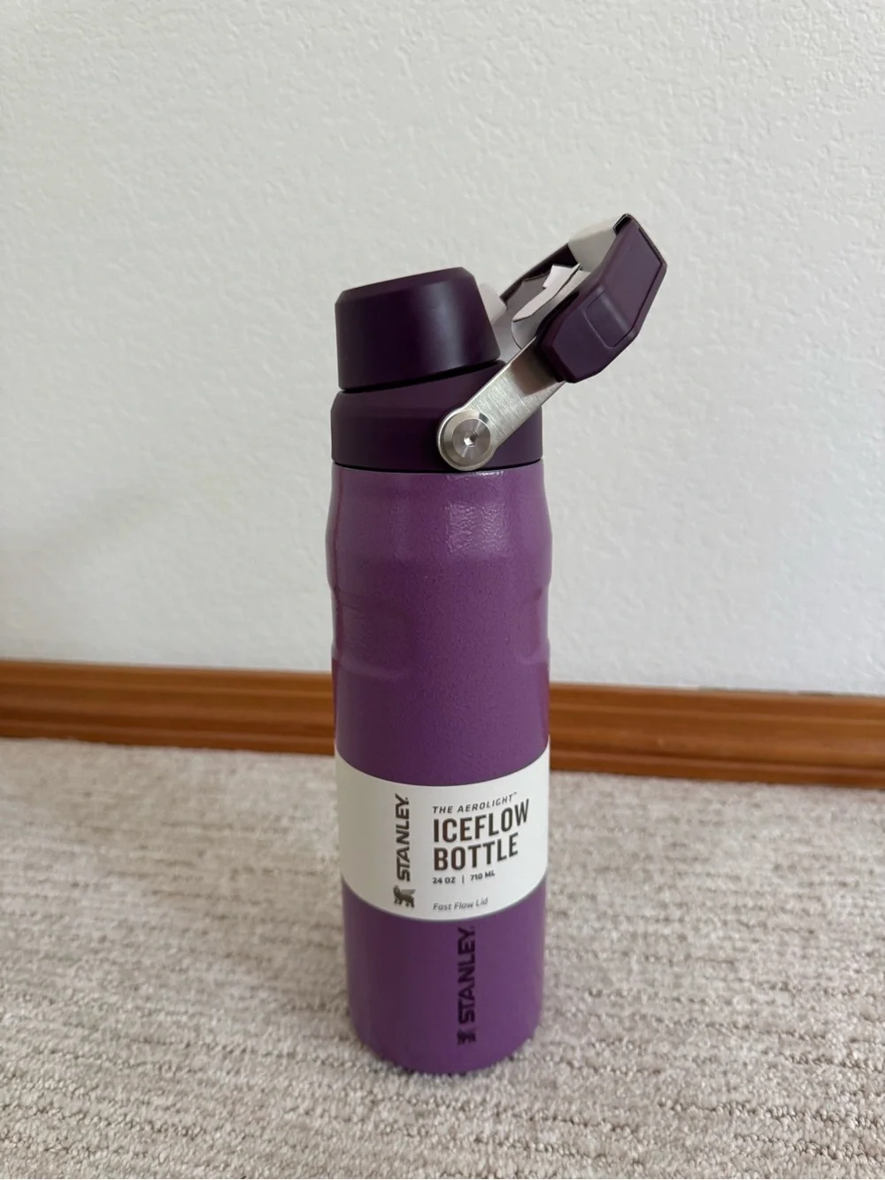 New Stanley Plum 24oz IceFlow Aerolight Fast Flow Water Bottle - Stainless